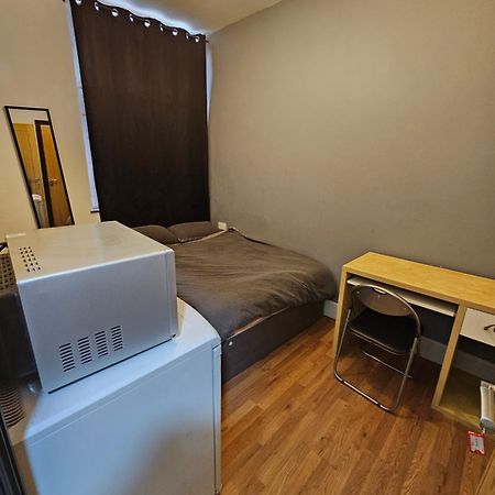 Double En Suit Room In Levenshulme Manchester Dış mekan fotoğraf